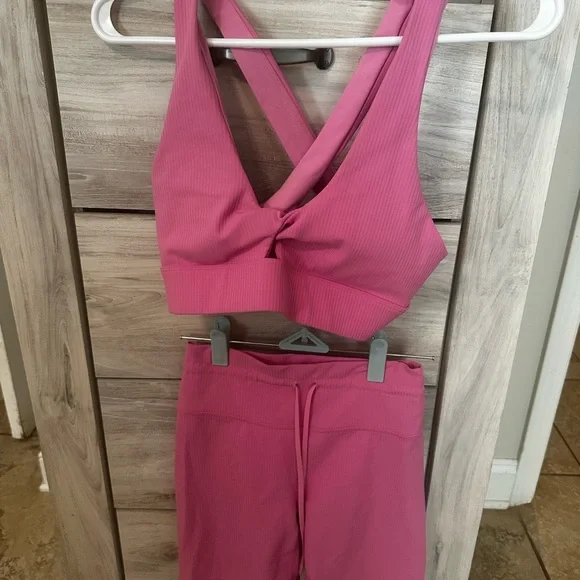 Fabletics Pink Sports Bra and shorts matching set size small - Picture 1 of 2